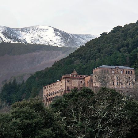Monasterio De Santa Maria De Valvanera Ангиано Экстерьер фото
