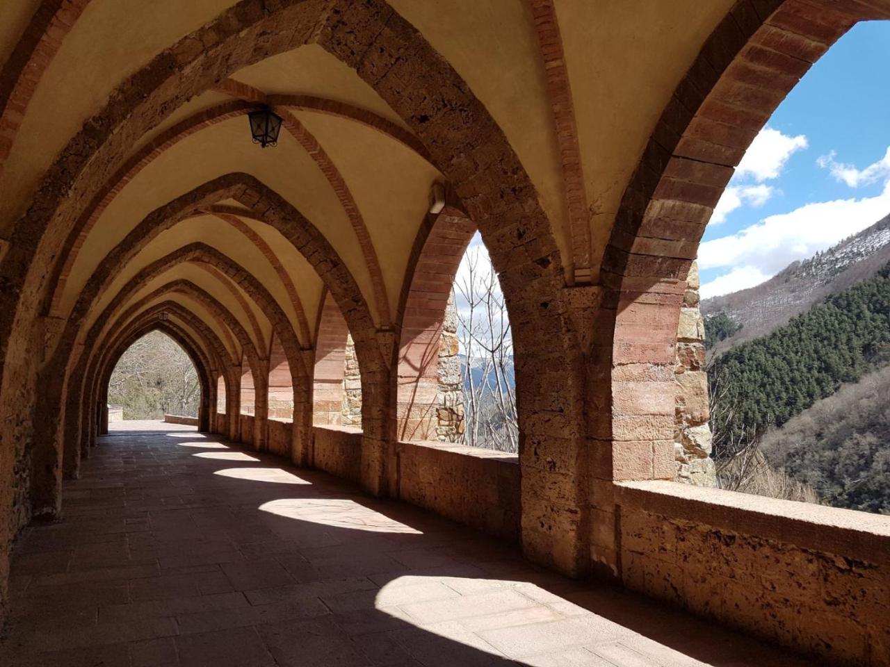 Monasterio De Santa Maria De Valvanera Ангиано Экстерьер фото